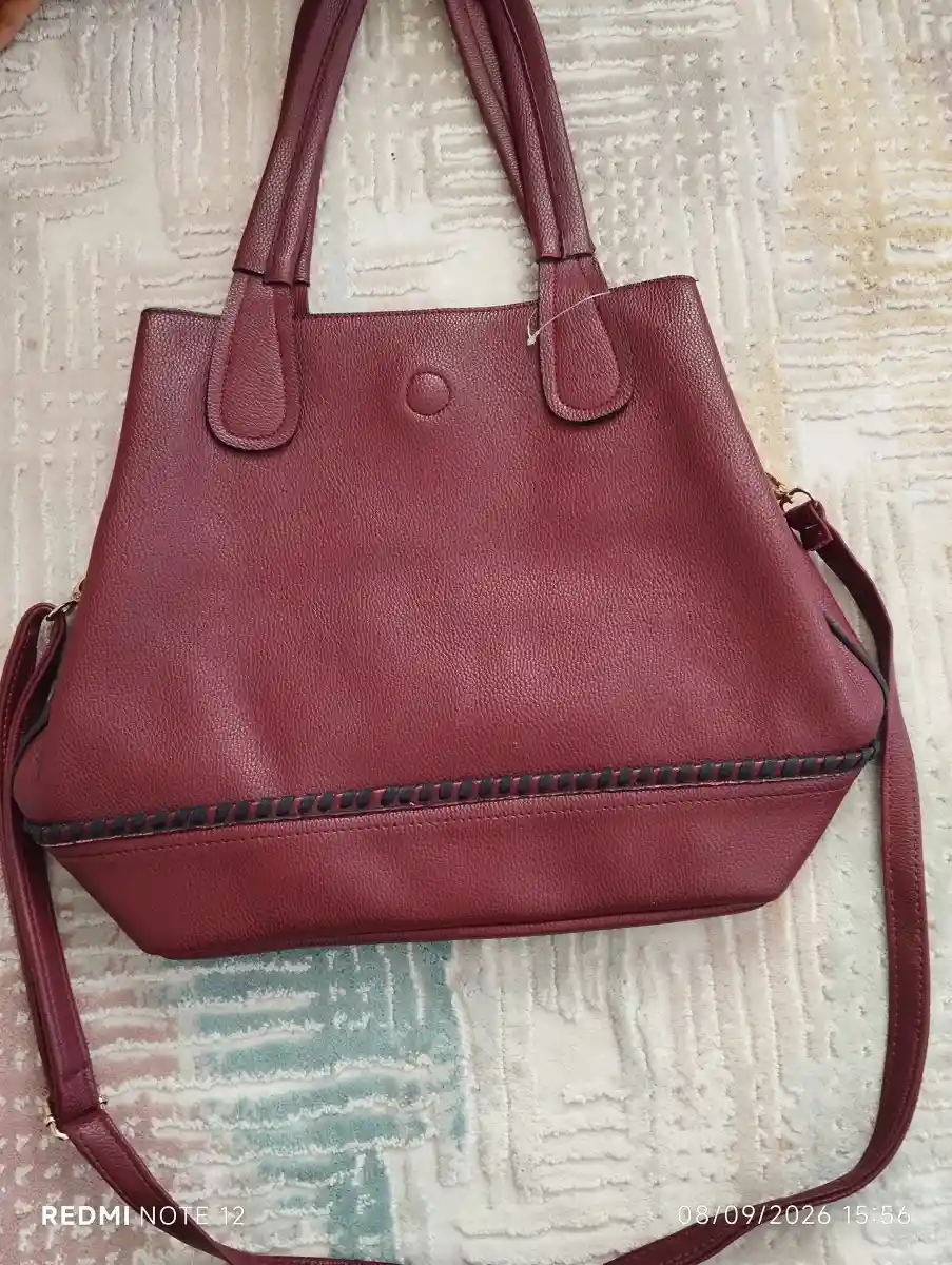 Bordo orta boy çanta kullanılmamış kalitelidir