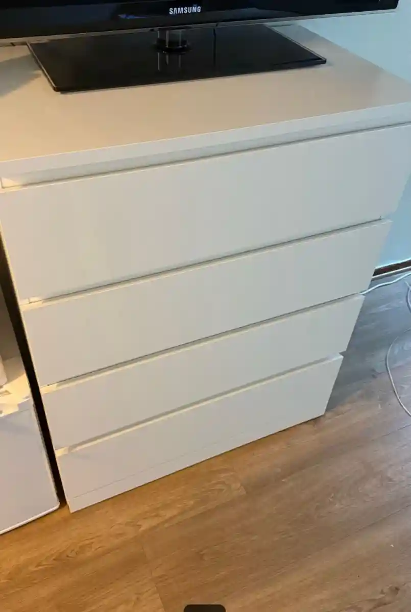Beyaz modern şifonyer