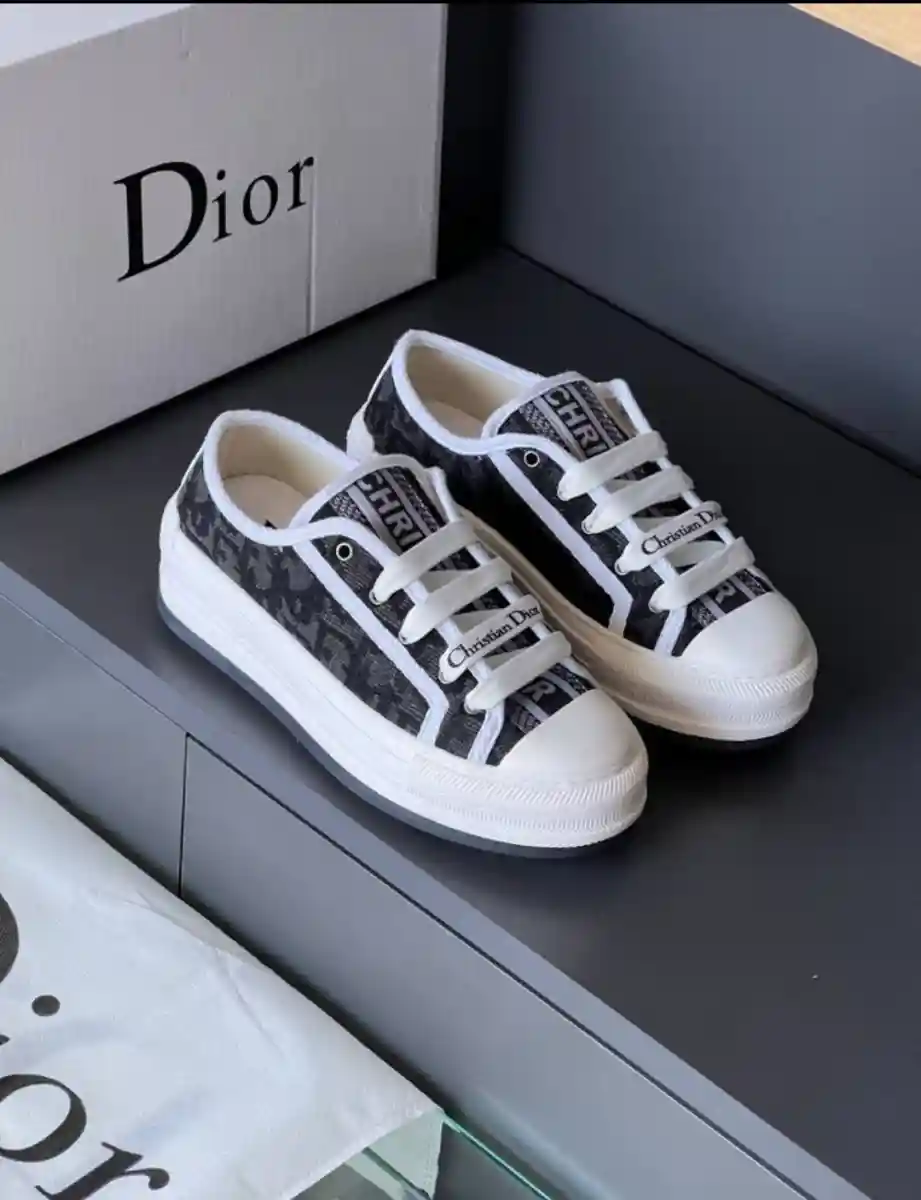 Christian dior spor ayakkabı 38 numara