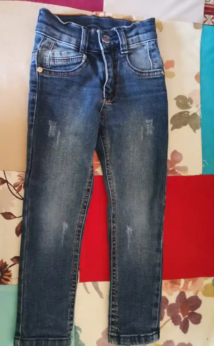 Kız çocuk jean pantolon. 4.yaş için