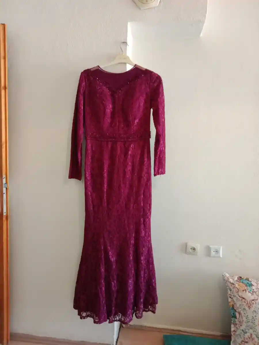 Bordo dantel uzun elbise