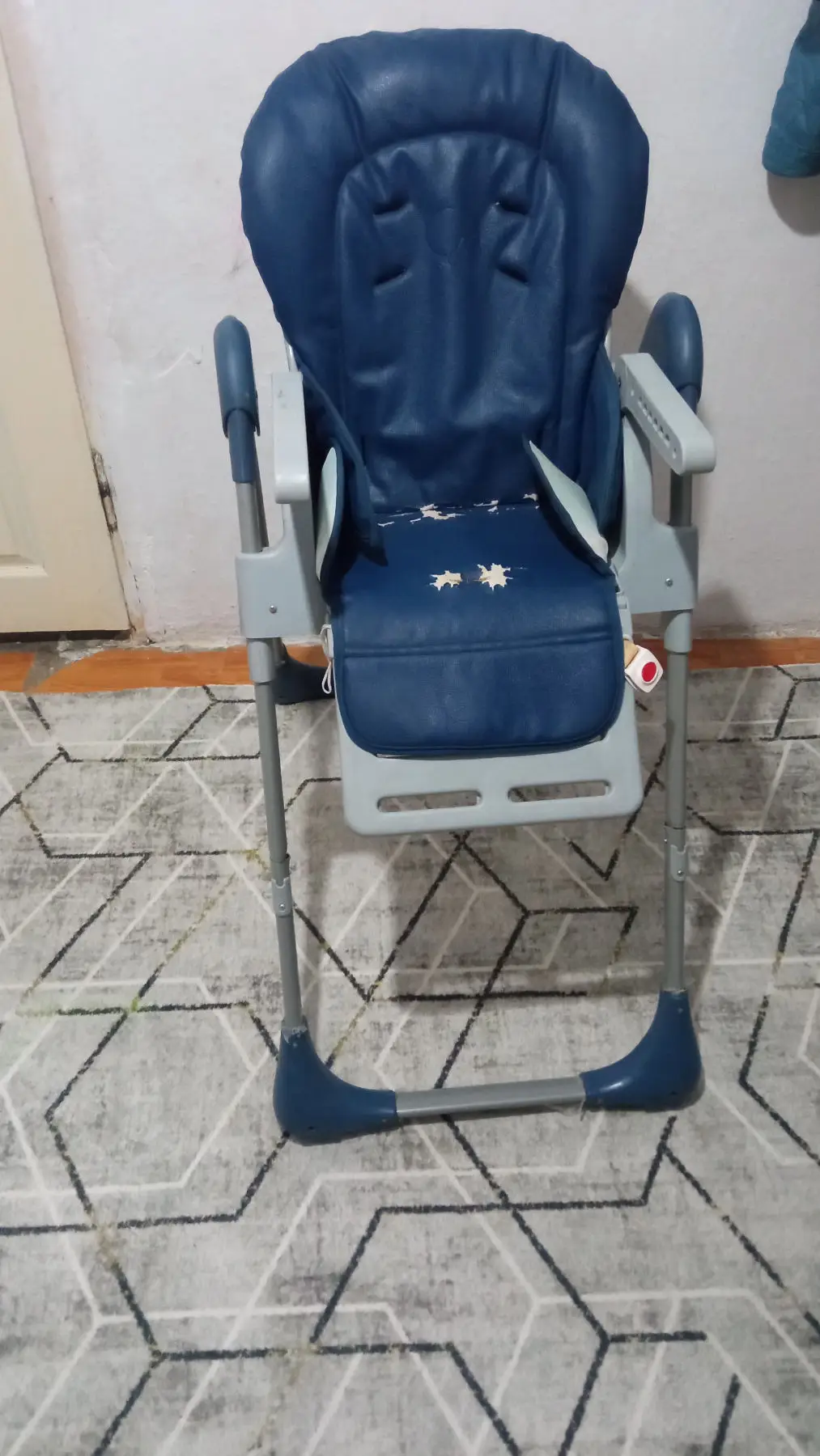 Bebek mama sandalyesi sökülp takılır