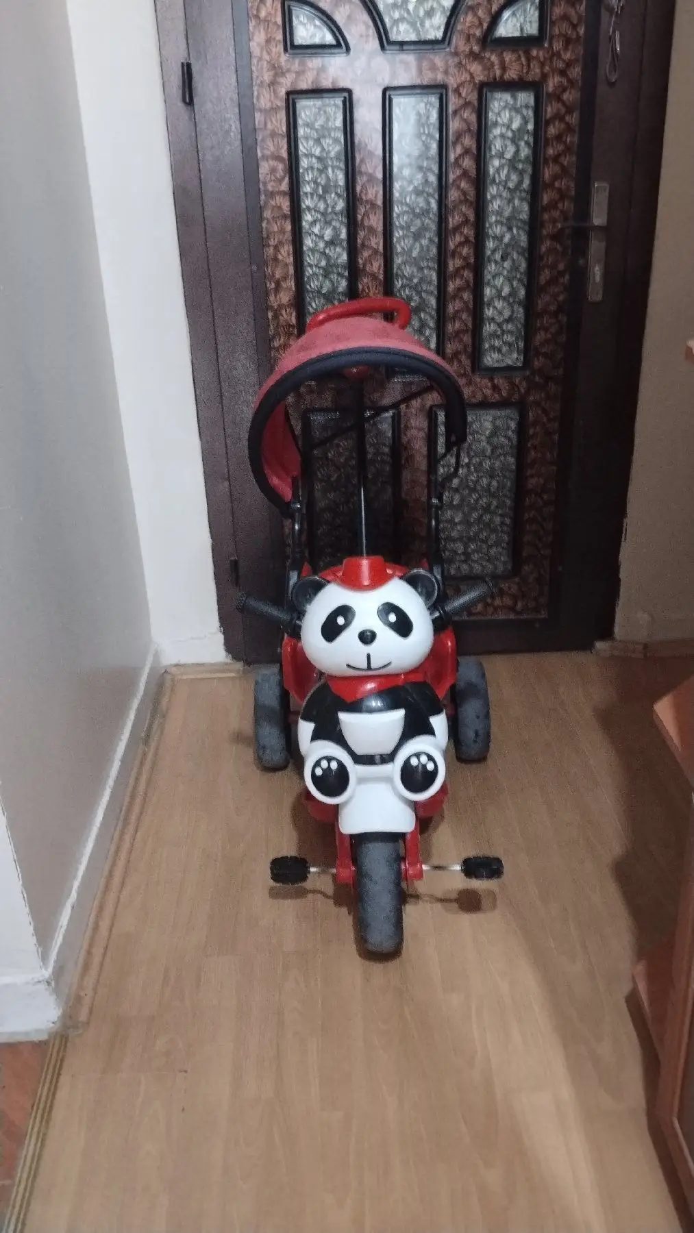 Panda temalı bebek arabası