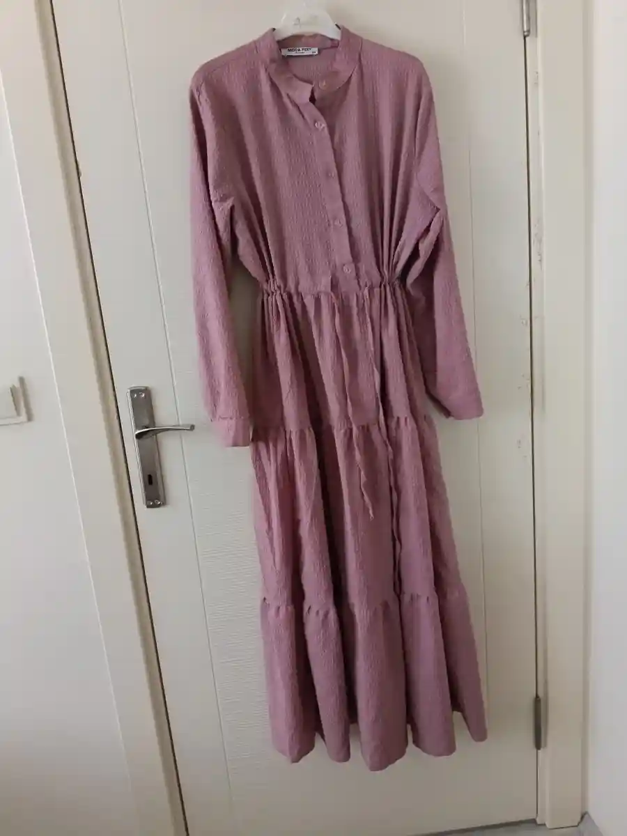 Pembe uzun elbise