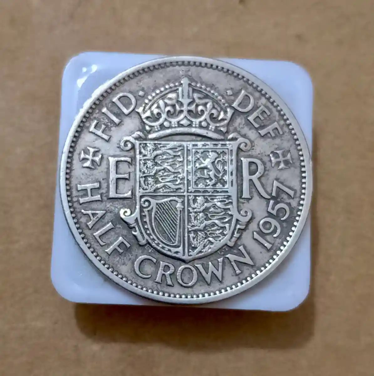 🇬🇧 1957 yılı birleşik krallık 1/2 crown madeni para ilan görseli