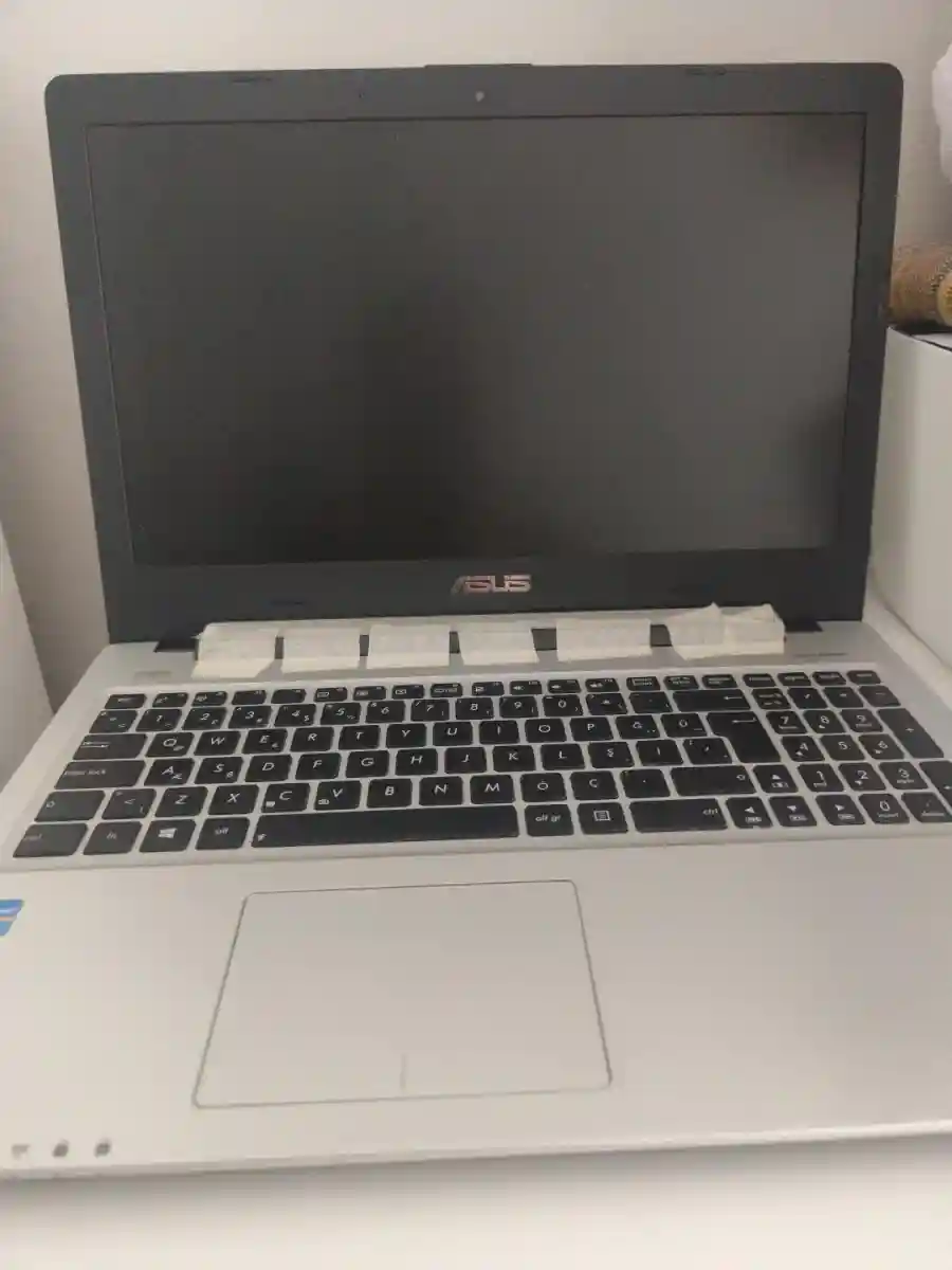 Asus dizüstü bilgisayar