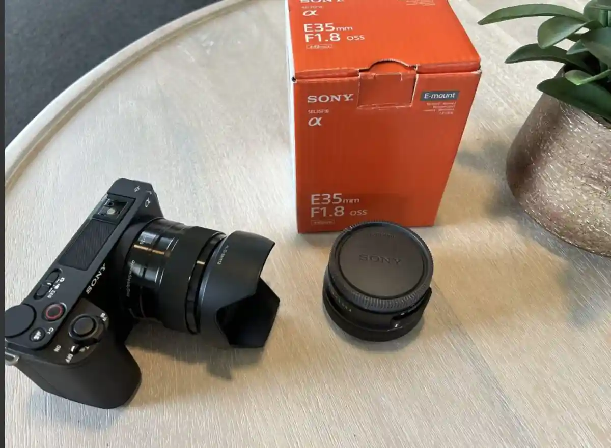 Sony alpha e35mm f1.8 lens ve fotoğraf makinesi