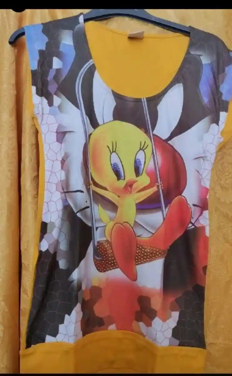 Tweety baskılı sarı tişört ilan görseli