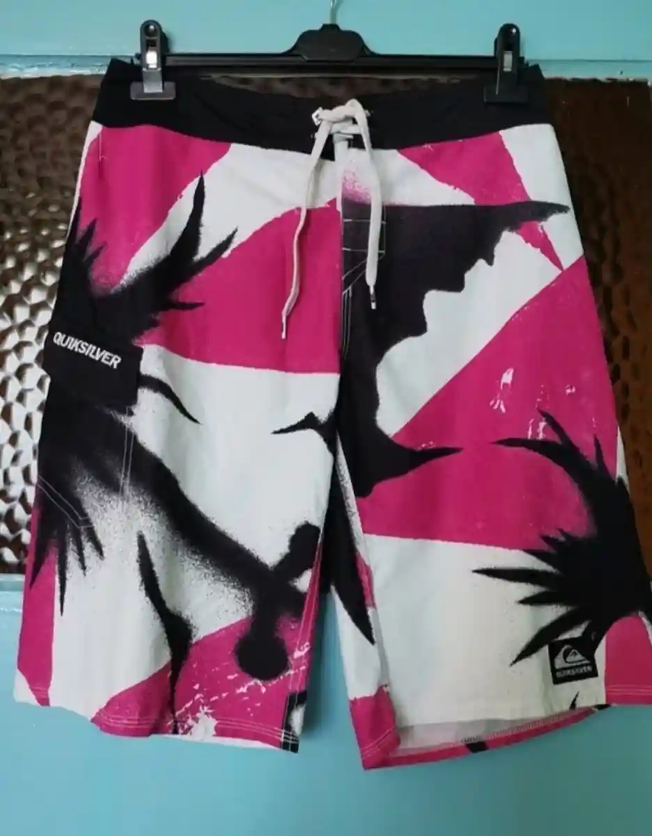 Quiksilver desenli yüzme şortu