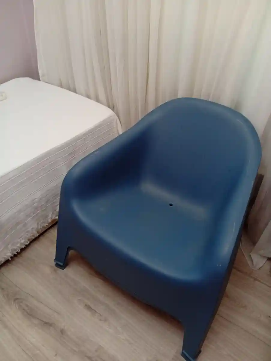 Mavi plastik koltuk 2adet balkon bahçe için ideal