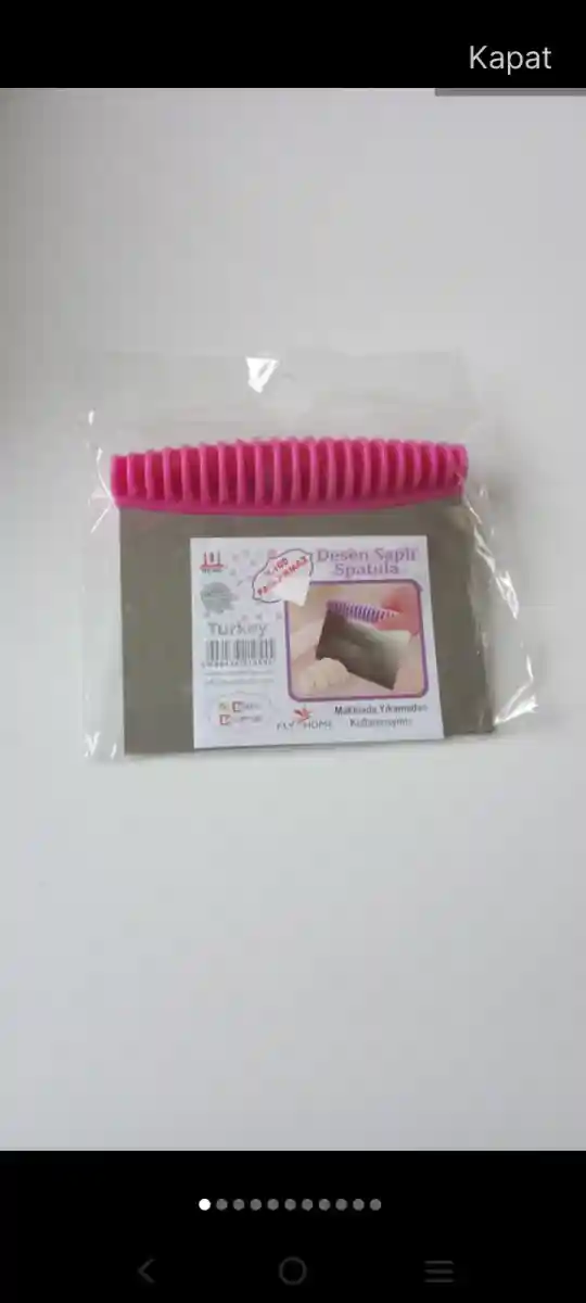Pasta yapımı i̇çin pembe spatula