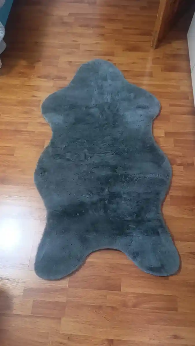 Gri yumuşak halı