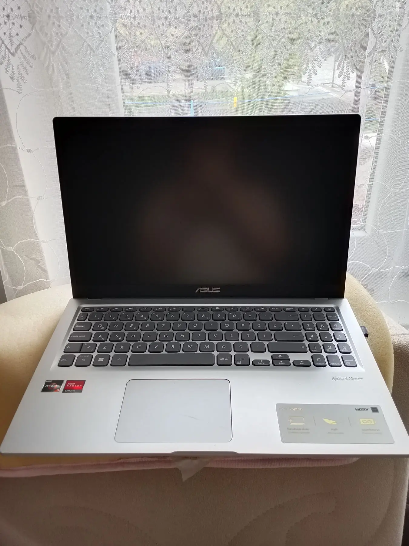 Asus dizüstü bilgisayar