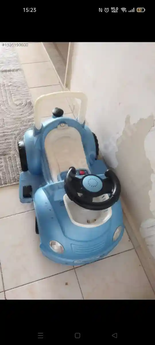 Mavi çocuk arabası