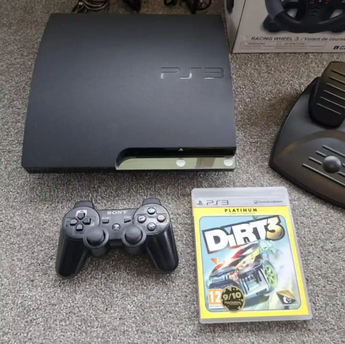 Playstation 3 ve oyun kontrolcüsü seti