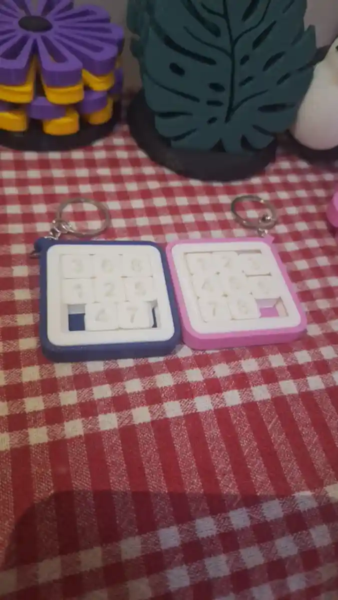 Sayı kaydırmalı puzzle anahtarlık