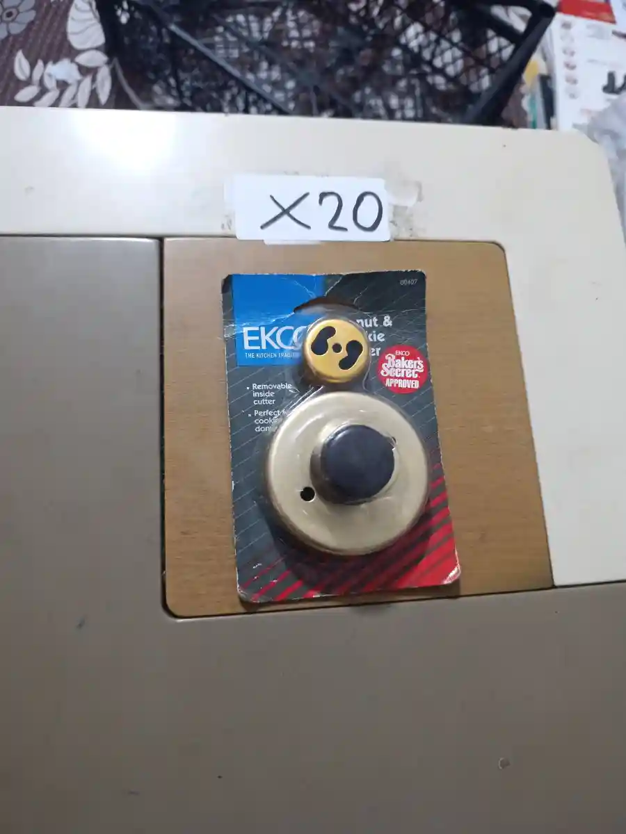 Vintage ekco baker's secret donut ve kurabiye kalıbı adıyla açabileceğiniz ilan açıklaması ve f