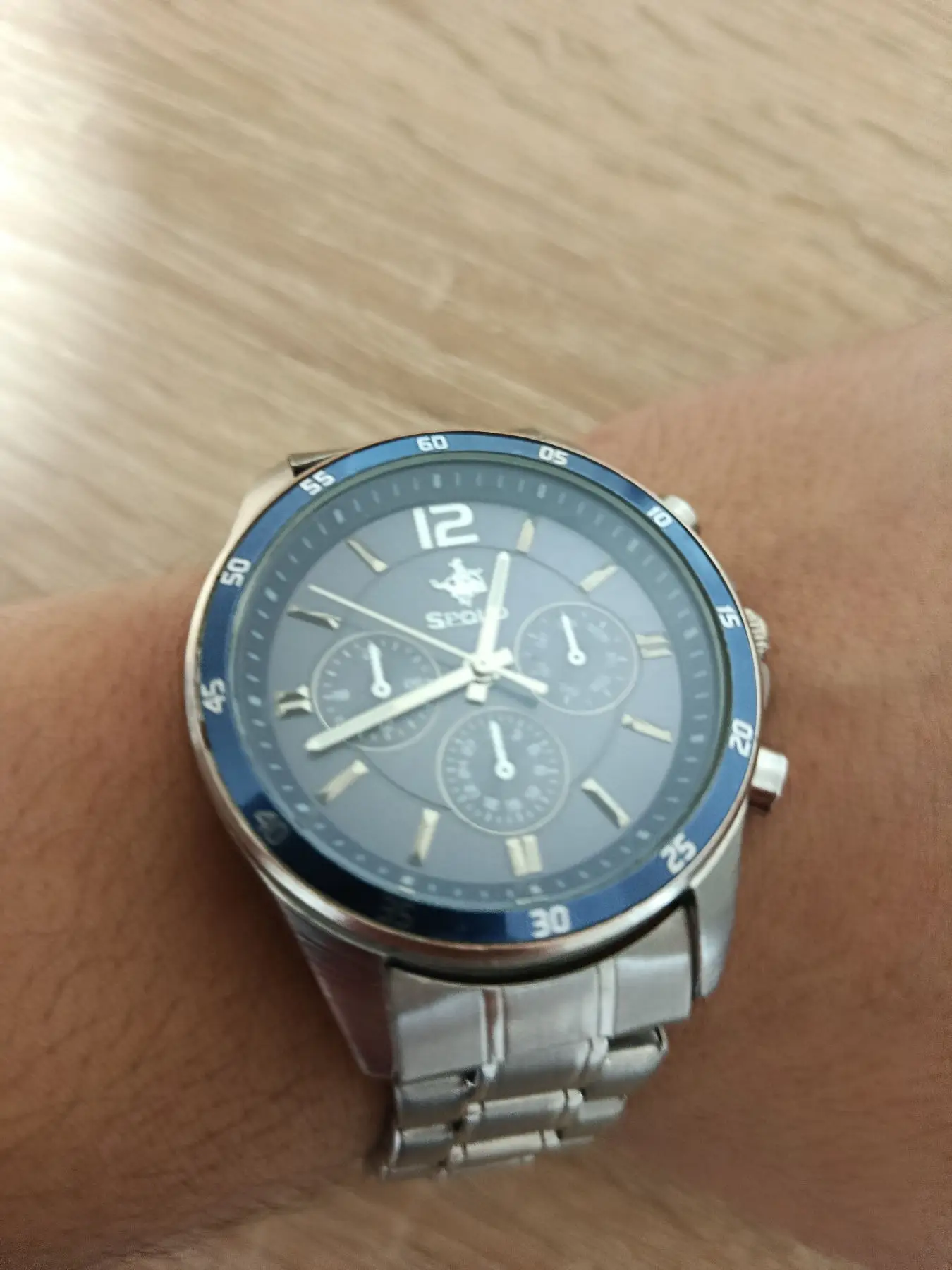 Mavi detaylı metal kayışlı kol saati armani