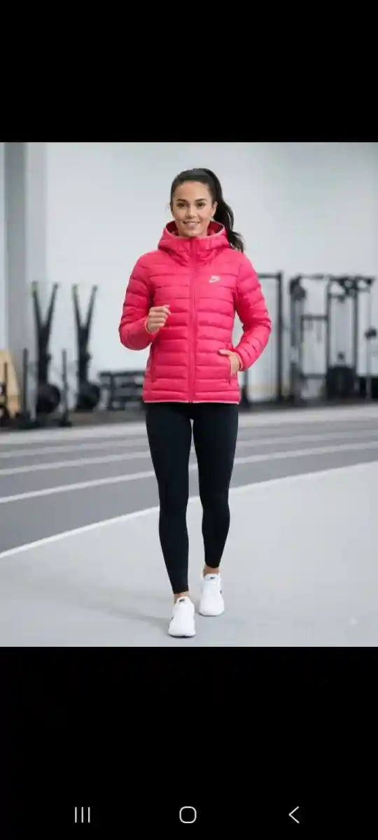 Pembe kapüşonlu kış montu