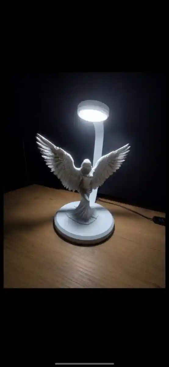 Melek figürlü şık masa lambası