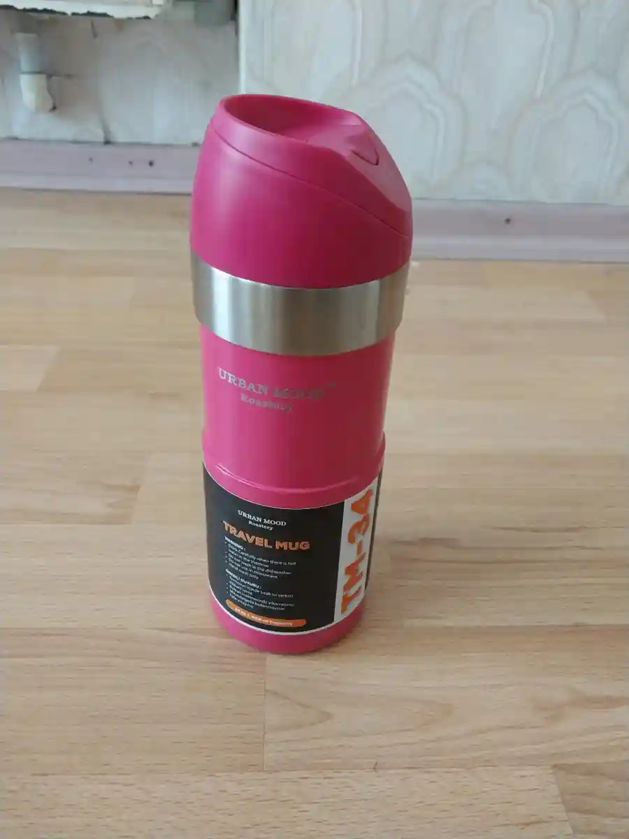 Pembe seyahat kupası