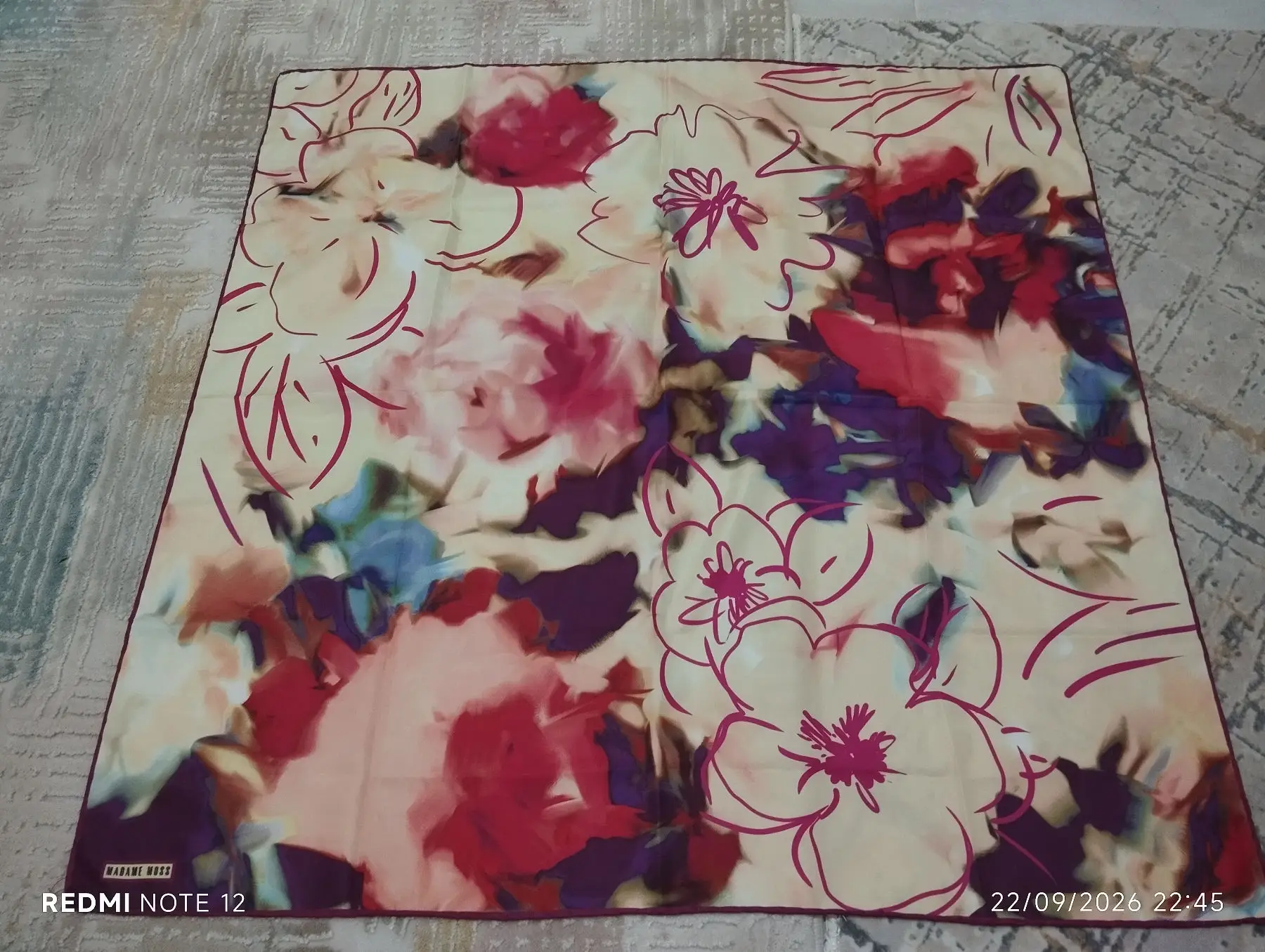 Madame moss eşarp 1 2 kez kullanıldı