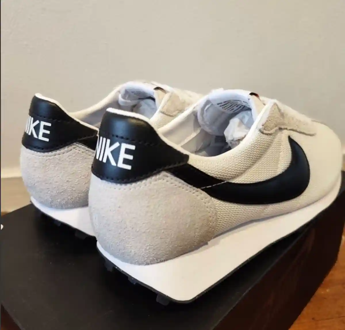 Nike bej renkli spor ayakkabı