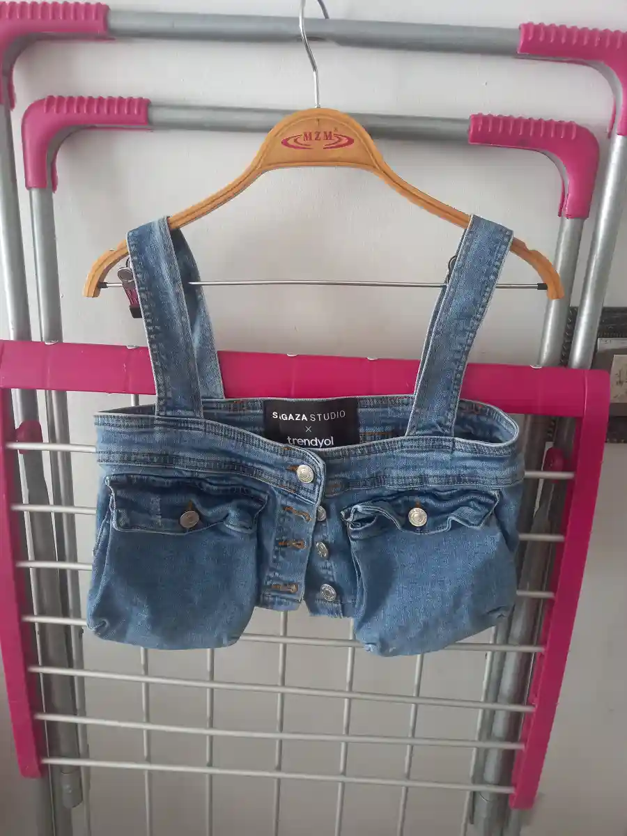 Sırt dekolteli kot bluz