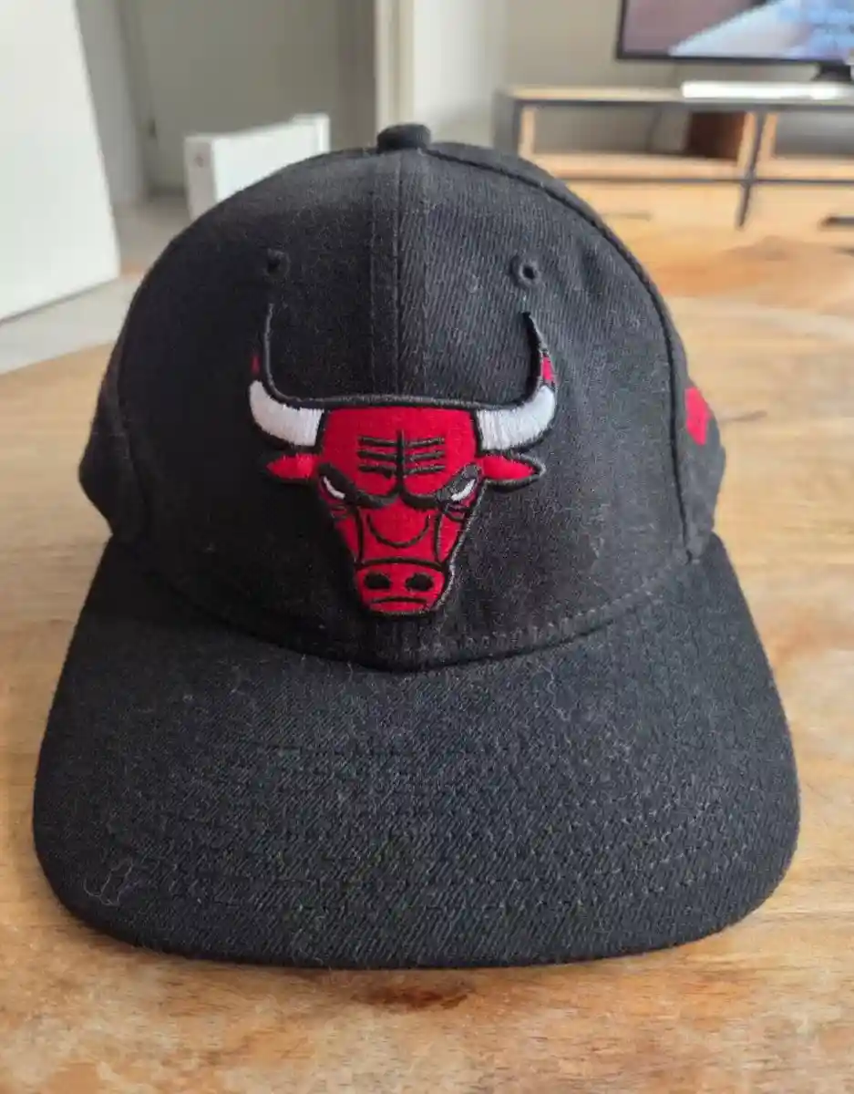 Chicago bulls logolu siyah şapka