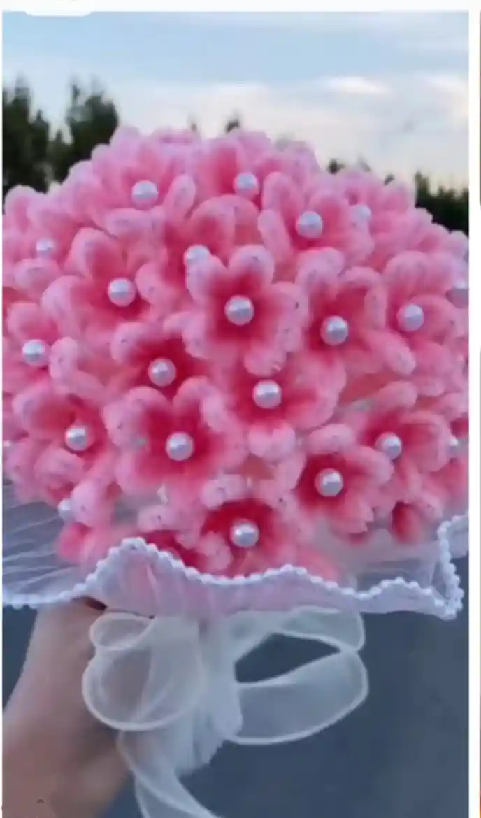 Pembe yapay çiçek buketi