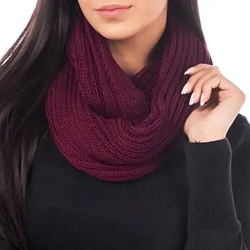 Bordo renkli örgü atkı