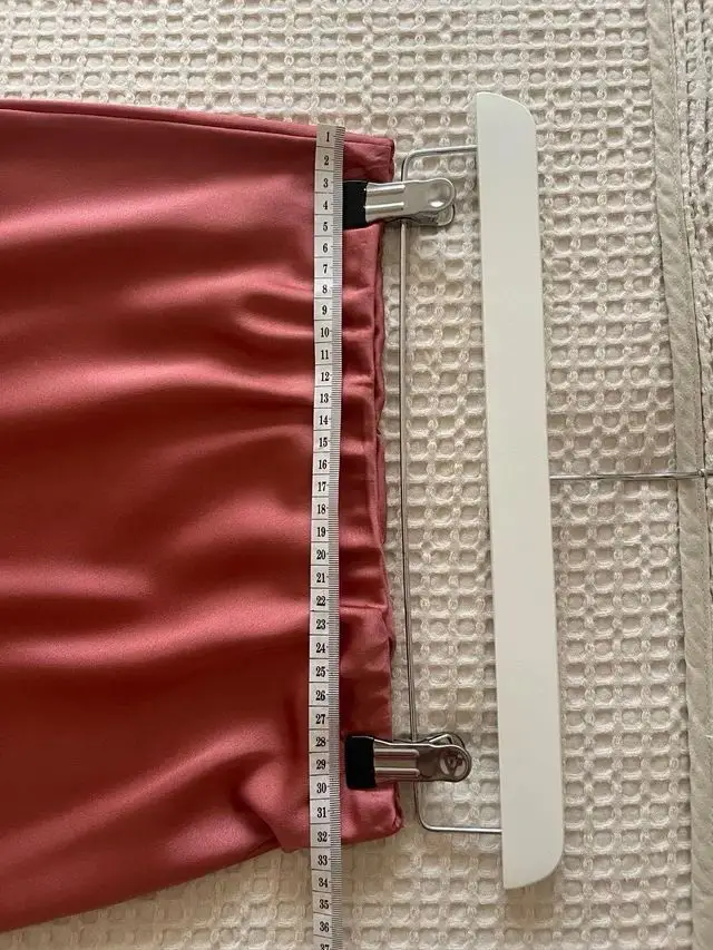 Kırmızı etek