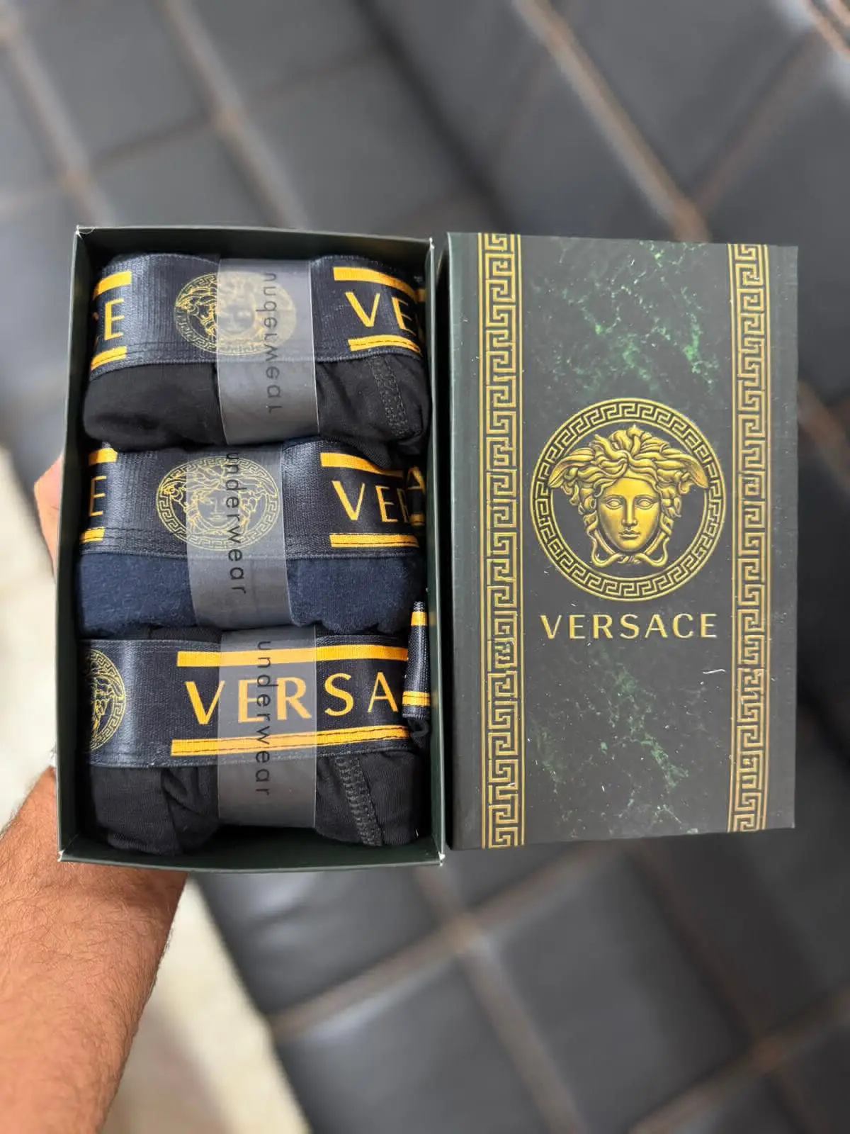 Versace markalı şık çorap seti ilan görseli