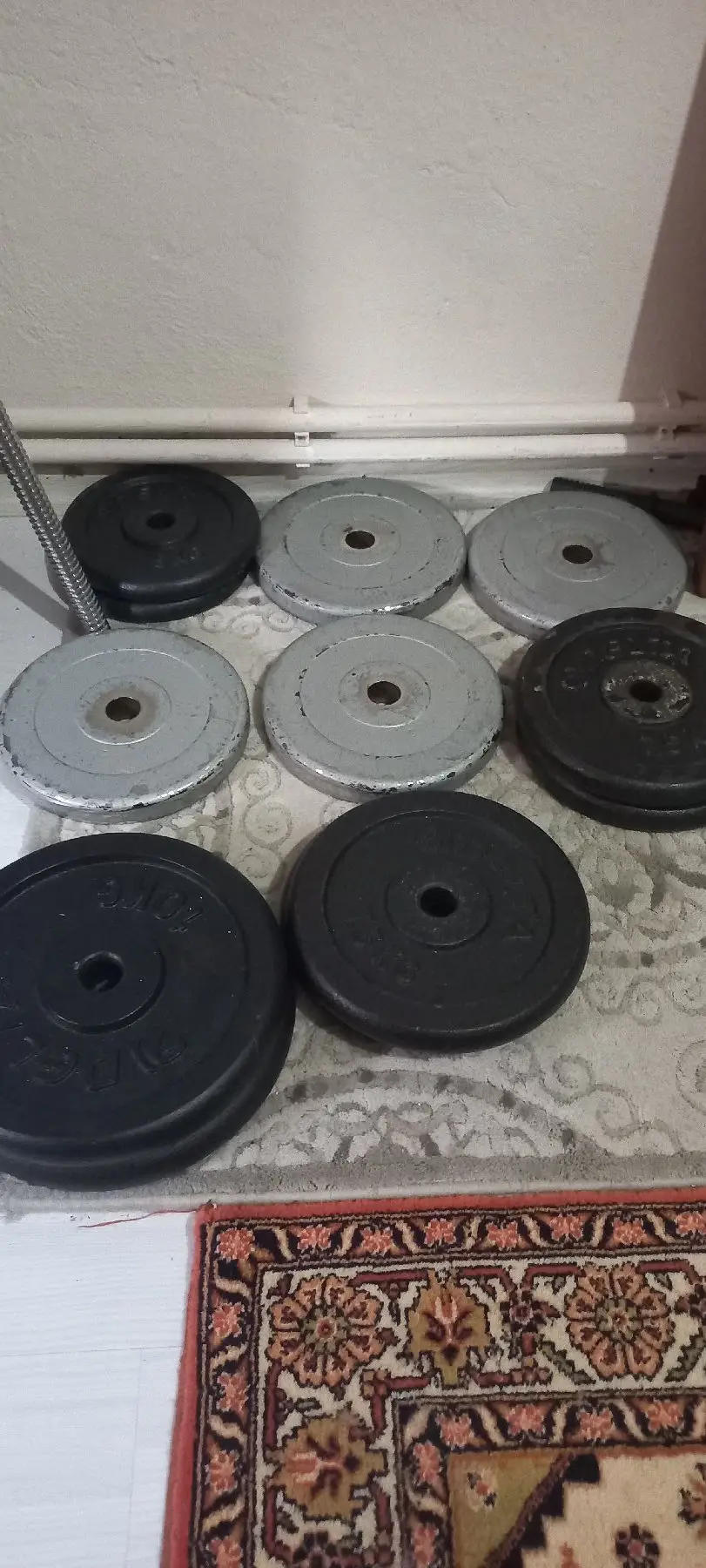 Farklı ağırlıklarla spor ekipmanı