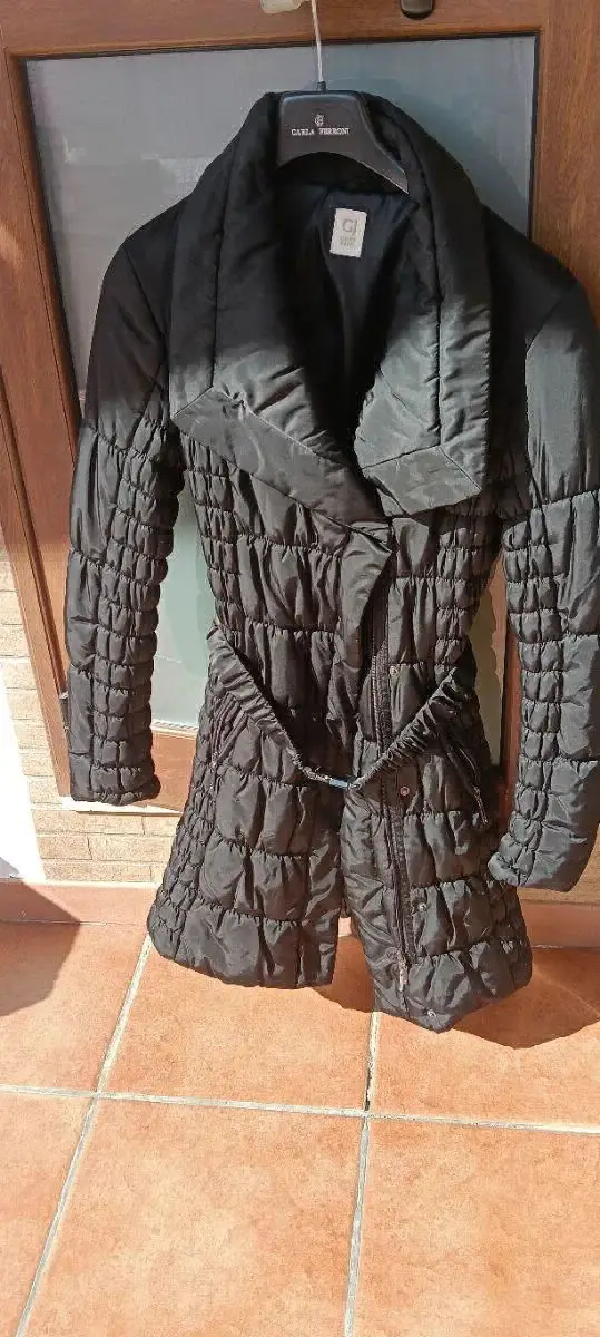 Siyah kışlık kaban