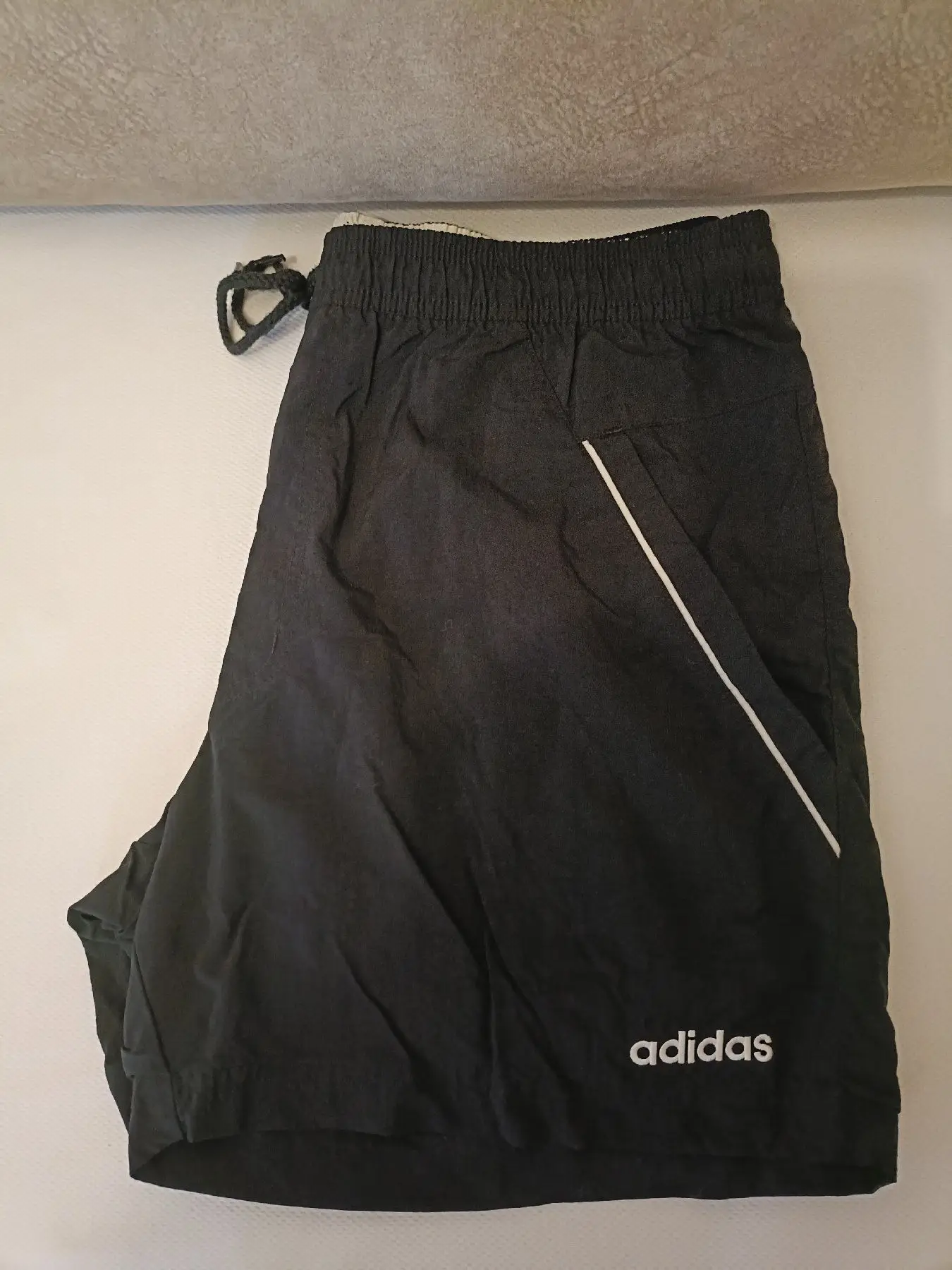 Adidas siyah deniz şortu