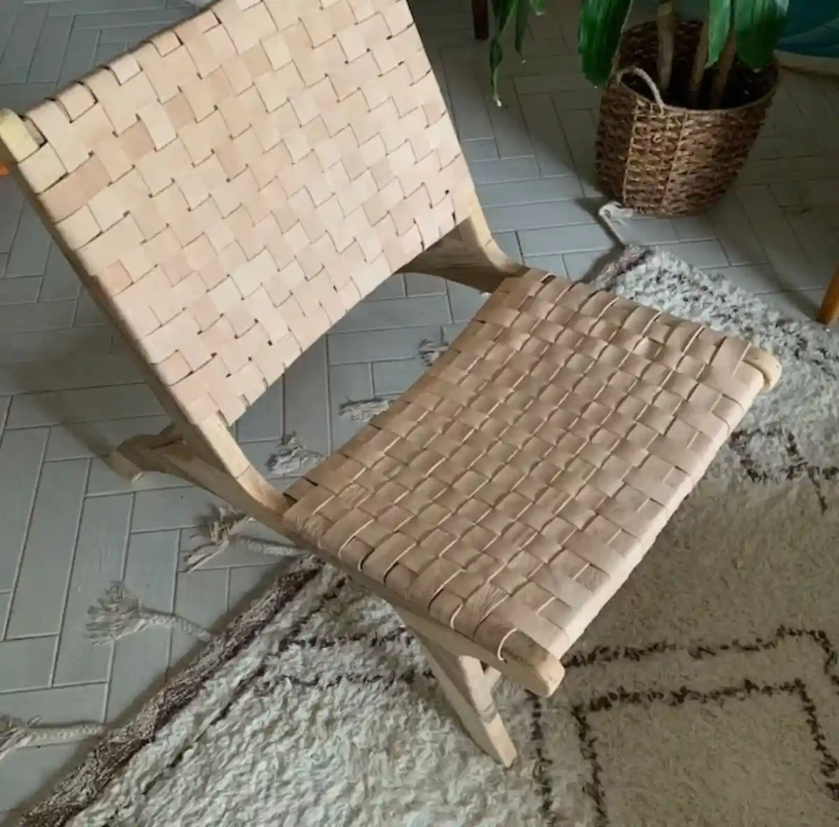 örme detaylı ahşap sandalye