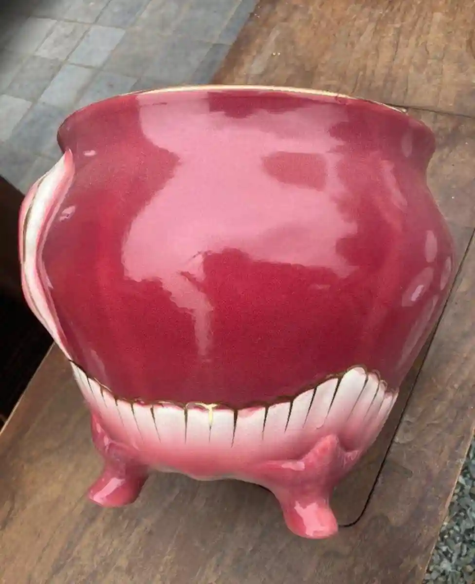 Pembe seramik saksı