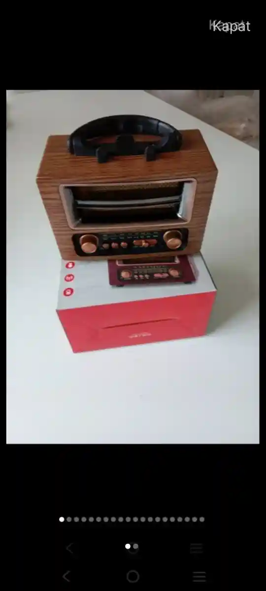 Retro tasarımlı taşınabilir radyo
