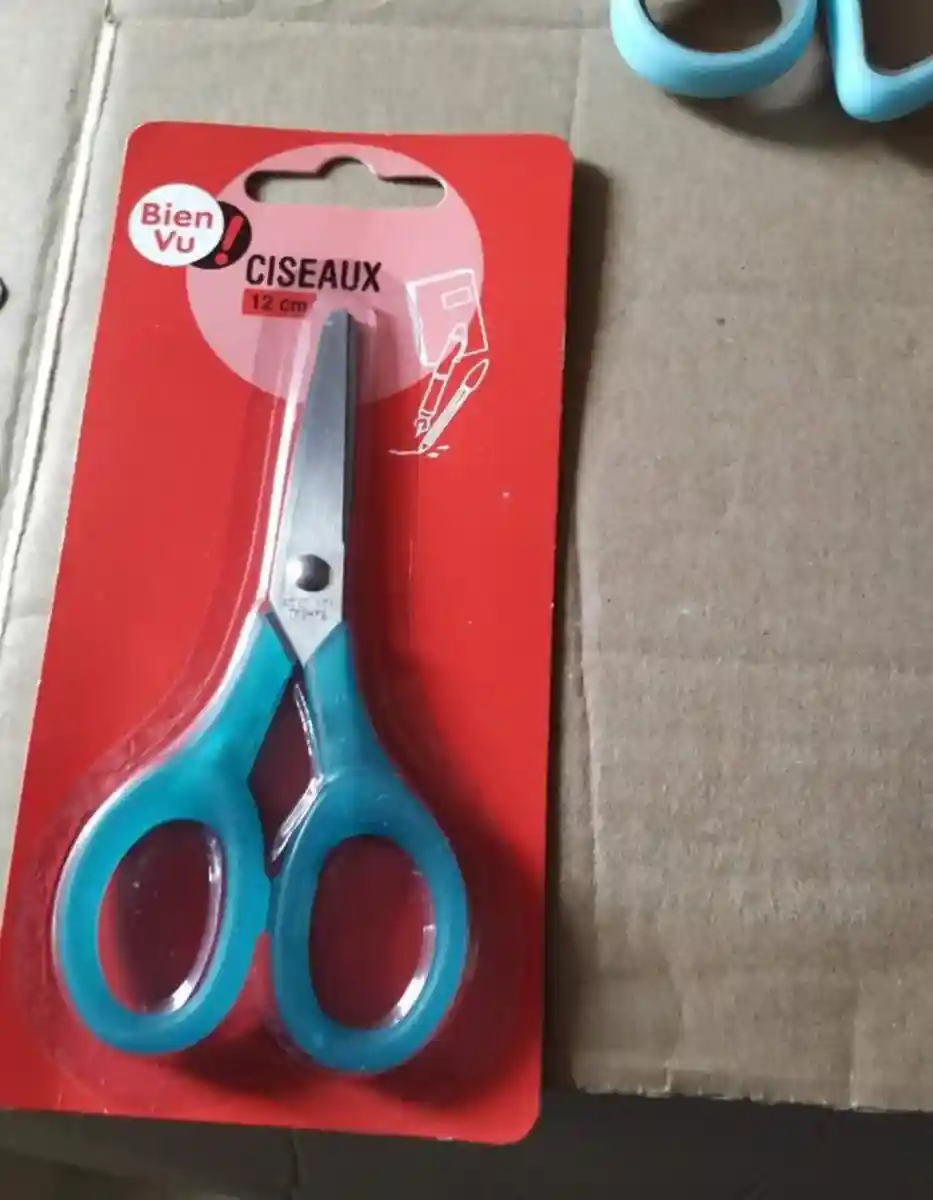 Mavi saplı 12 cm makas