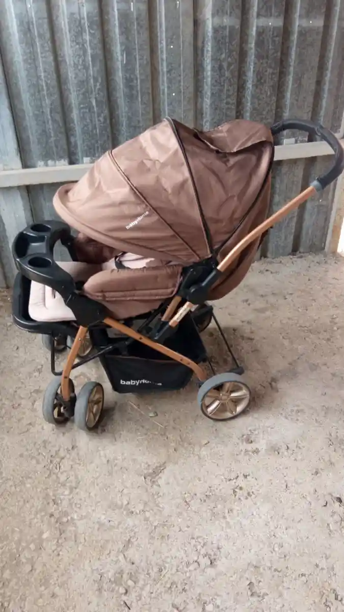 Babyhome kahverengi katlanabilir bebek arabası