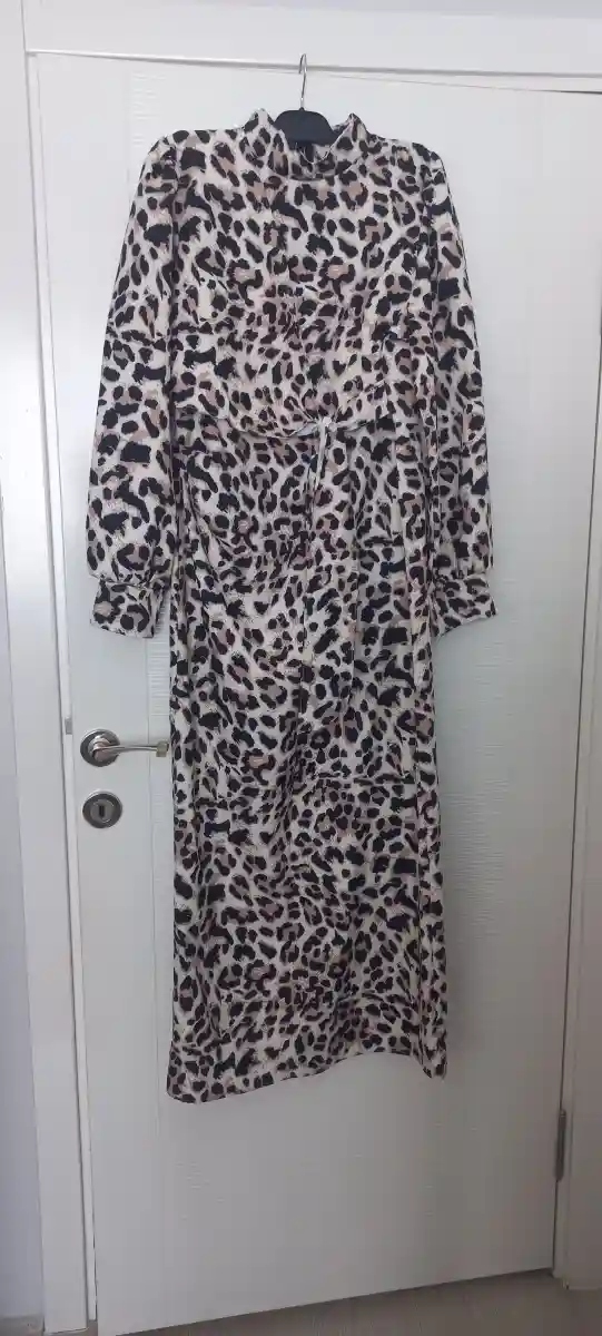 Leopar desenli uzun elbise
