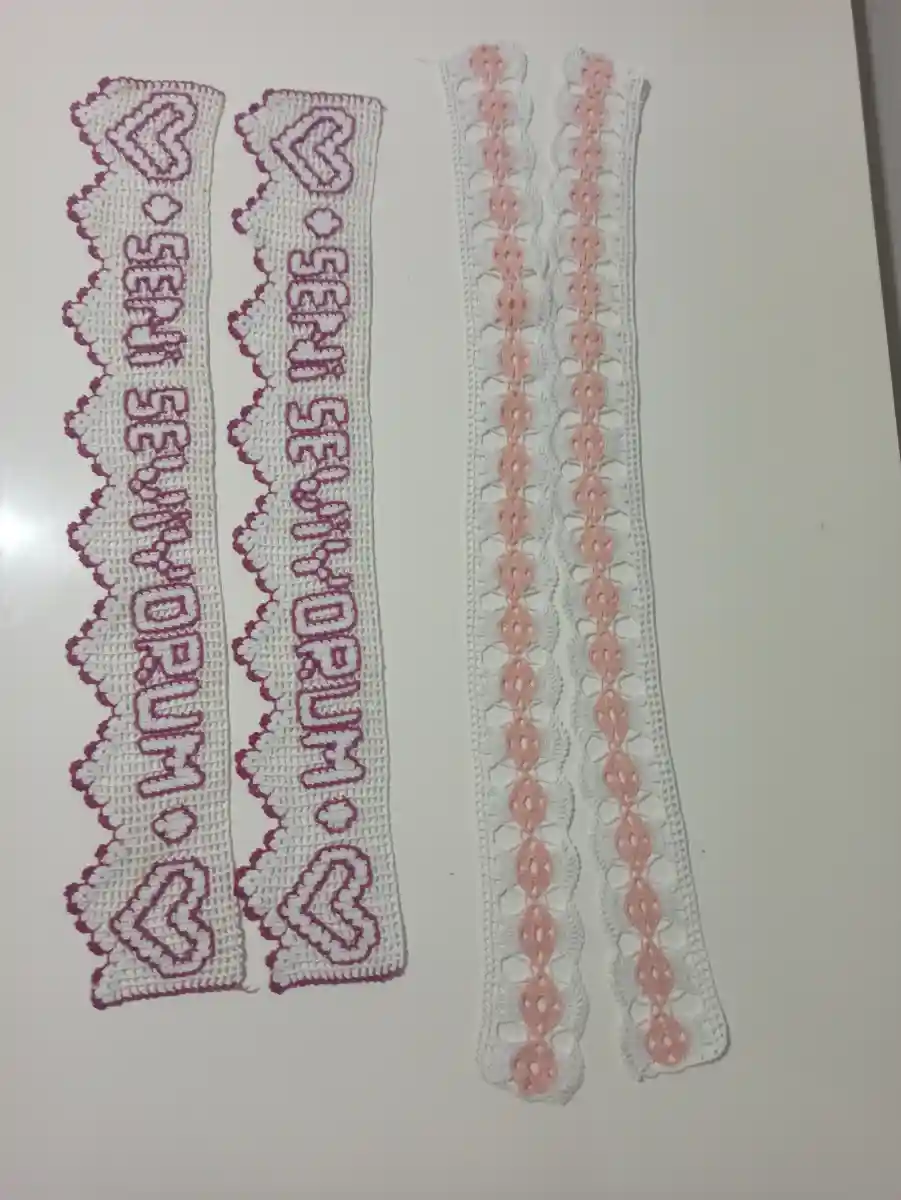 Kalpli dantel masa örtüsü kenarı