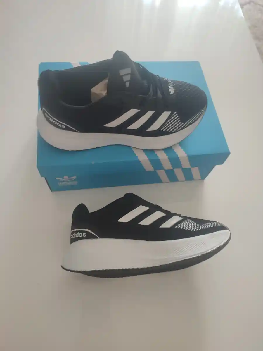 Adidas run ayakkabı 33 numara