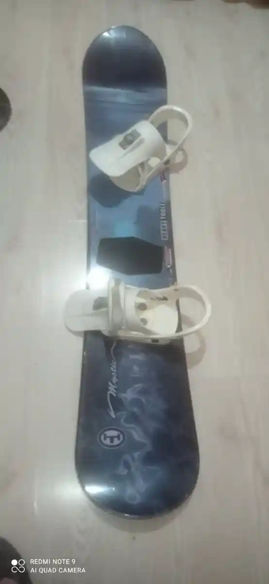 Kış sporları i̇çin kayak tahtası 145cm snowboard resimdeki gibi satılık