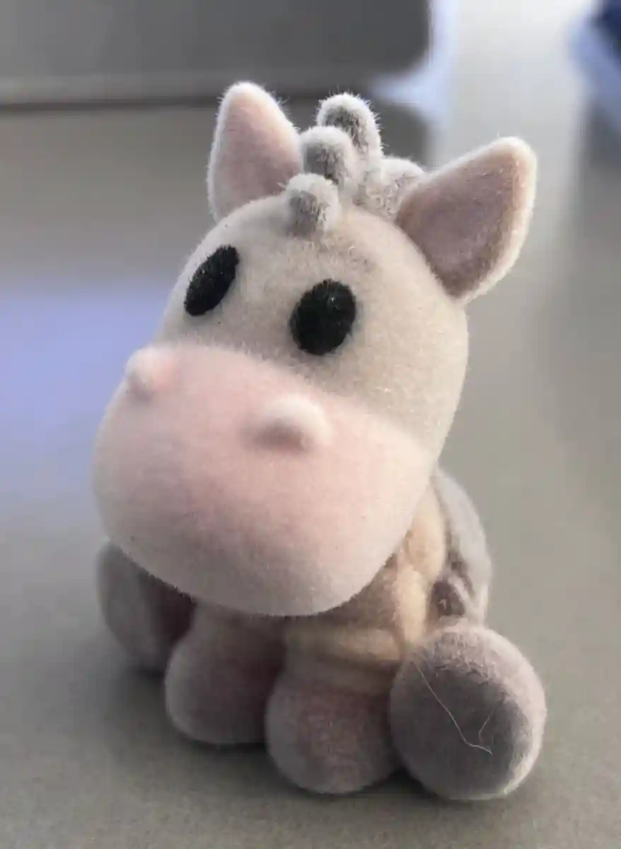 Sevimli peluş at figürü