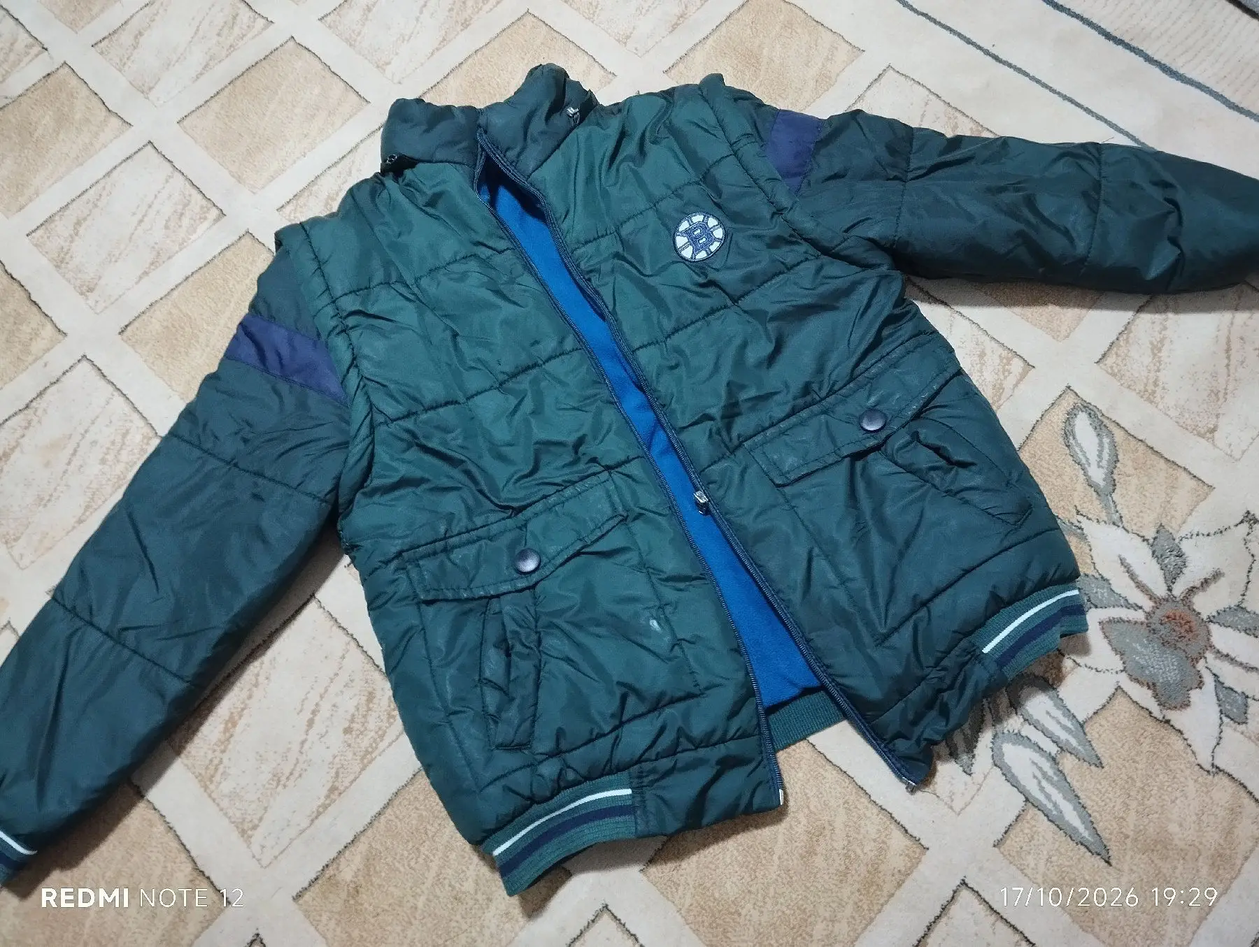 Yeşil kışlık mont 8 10 yaş için fermuari bozuk başka birşey yok