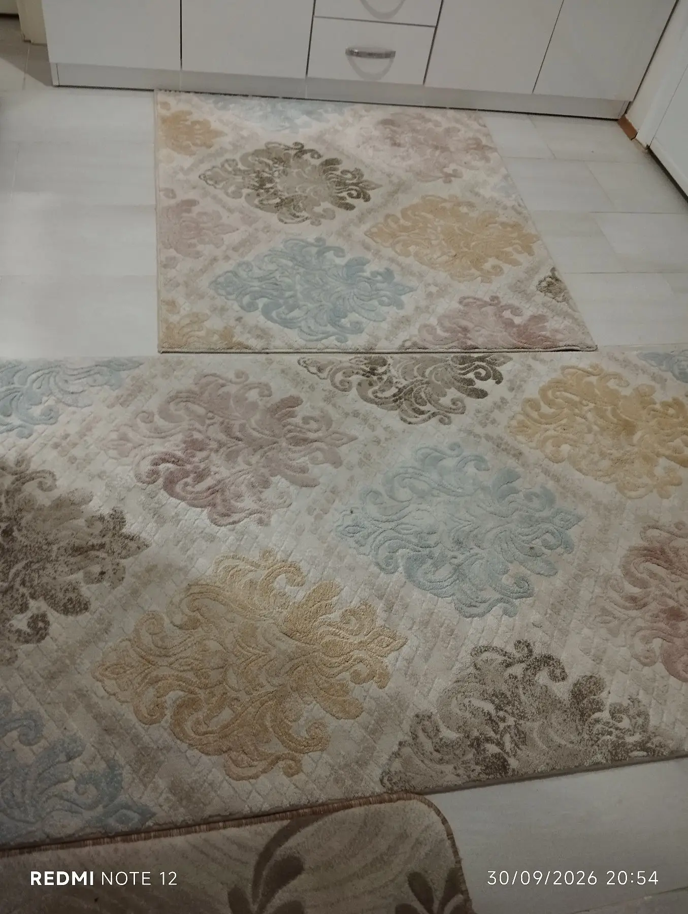Akrilik yolluk takımı en 1 boy 1.70 diğeri en 1.10 boy 1.20 cm sorunsuz