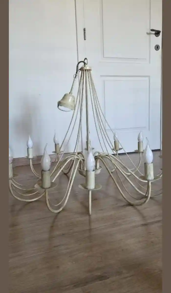 Klasik tasarımlı 8 kollu avize
