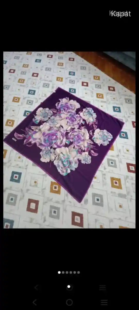 çiçek desenli mor eşarp modelleri